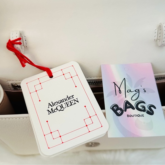 Alexander McQueen: Four-Ring Clutch Crossbody Bag - Picture 8 of 16